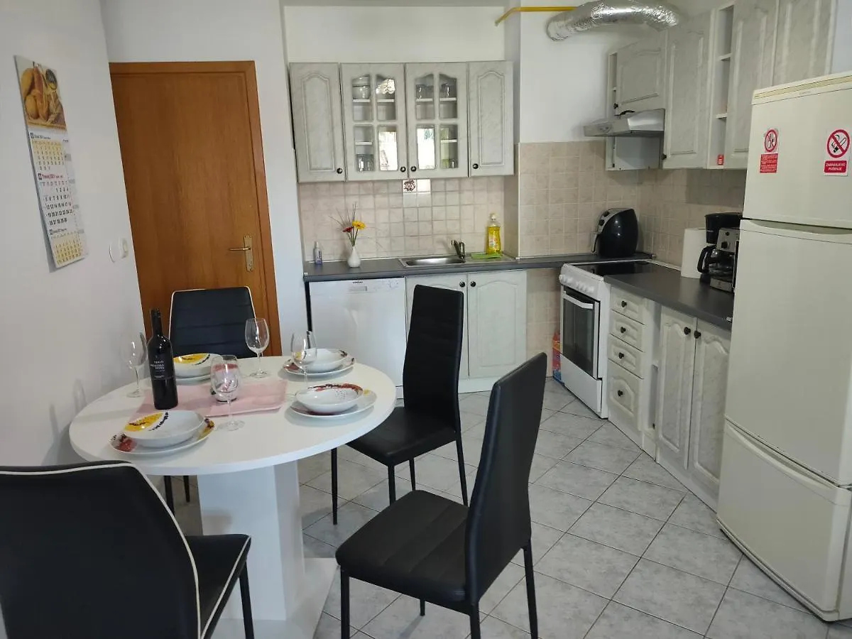 Apartman Bela Apartment Pula 0*,